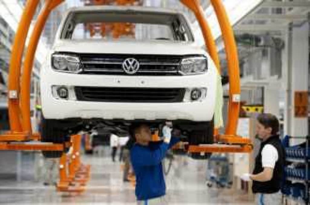 Alemania: una planta automotriz se convertirá en fábrica de armas
