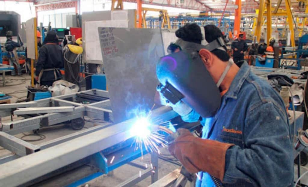 La economía porteña creció 0,3% interanual, pero se contrajo a nivel trimestral y sigue en desaceleración
