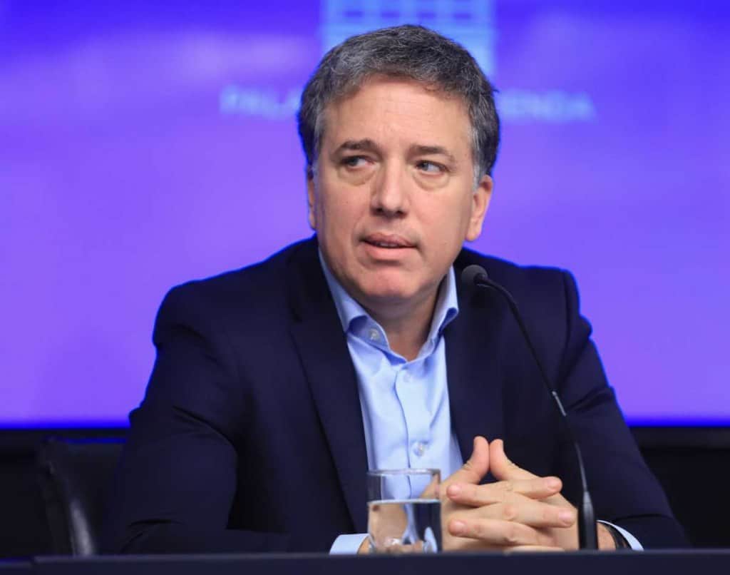 “No hay otro camino”: Dujovne respaldó el rumbo económico pero advirtió sobre el peso del riesgo político