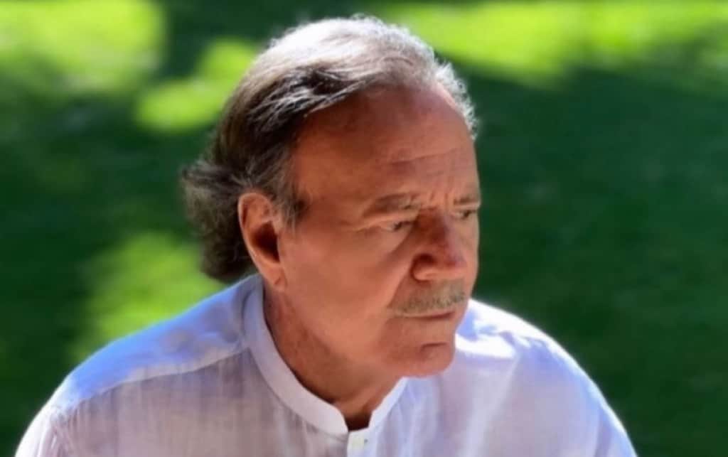 Dos exempleadas de Julio Iglesias presentan una nueva denuncia por agresión sexual