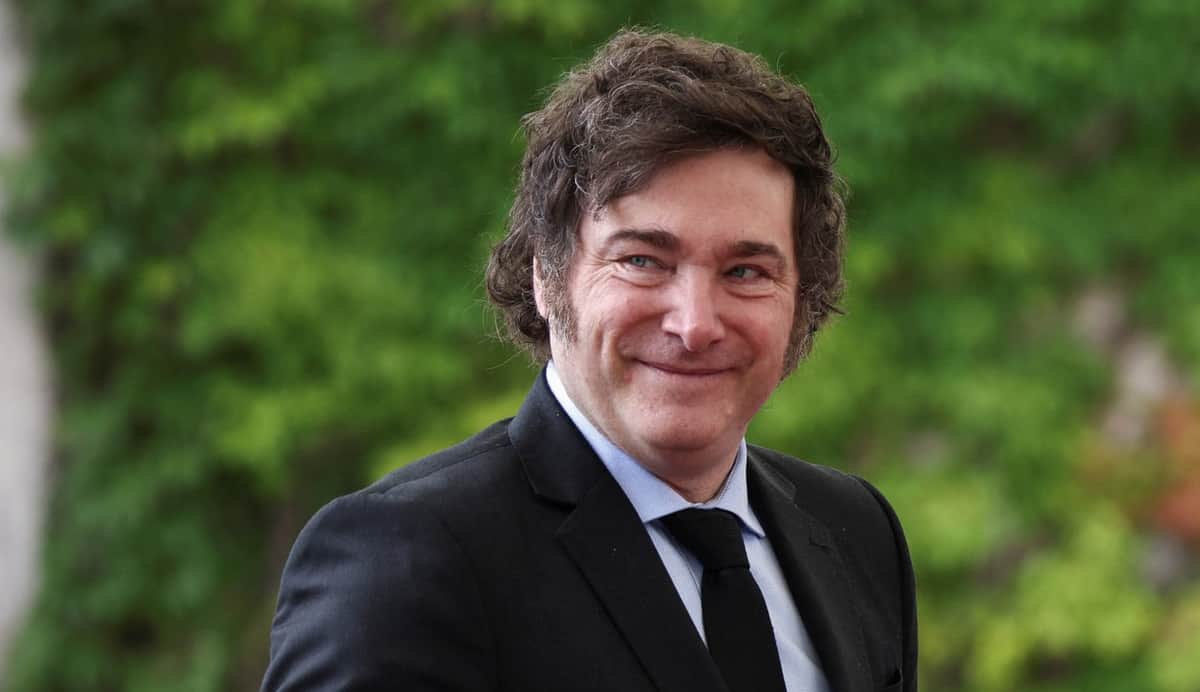 Milei inicia su visita a París y desde allí expondrá en el Coloquio de IDEA