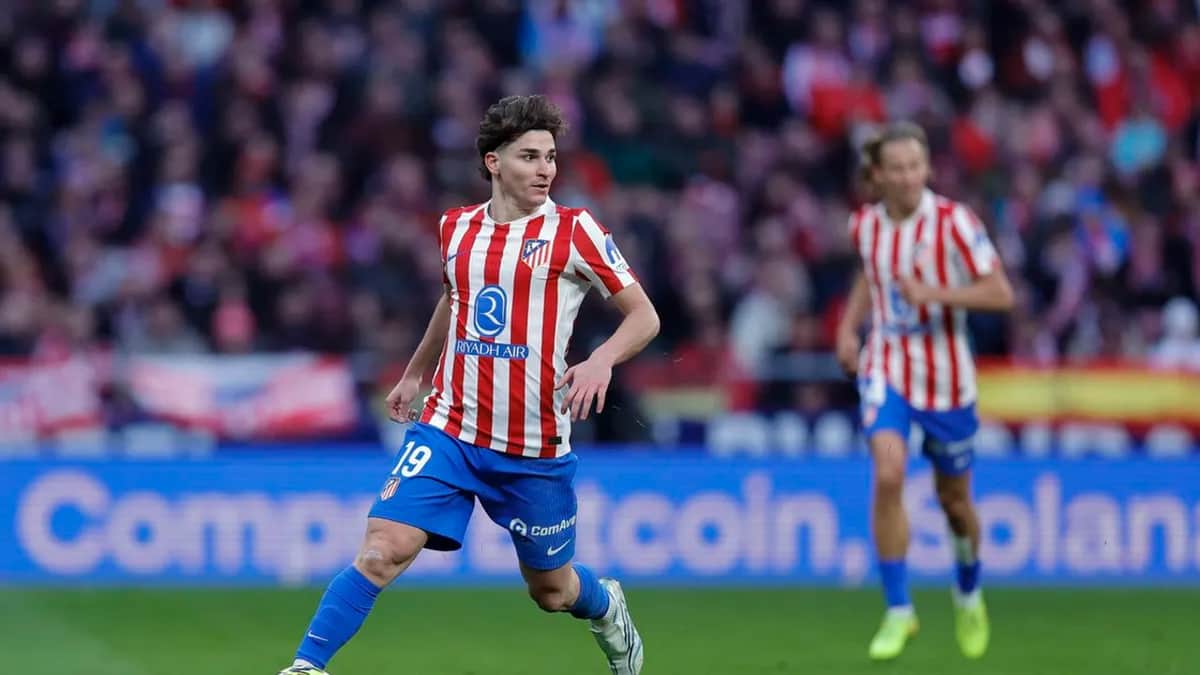 Sigue la guerra por Julián Álvarez: Laporta insistió y el Atlético respondió con un comunicado