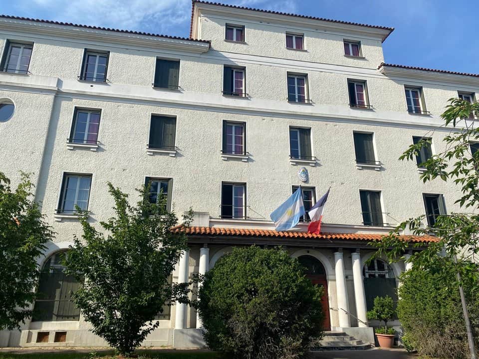 Santiago Muzio deja la dirección de la Casa Argentina en París tras una gestión marcada por polémicas