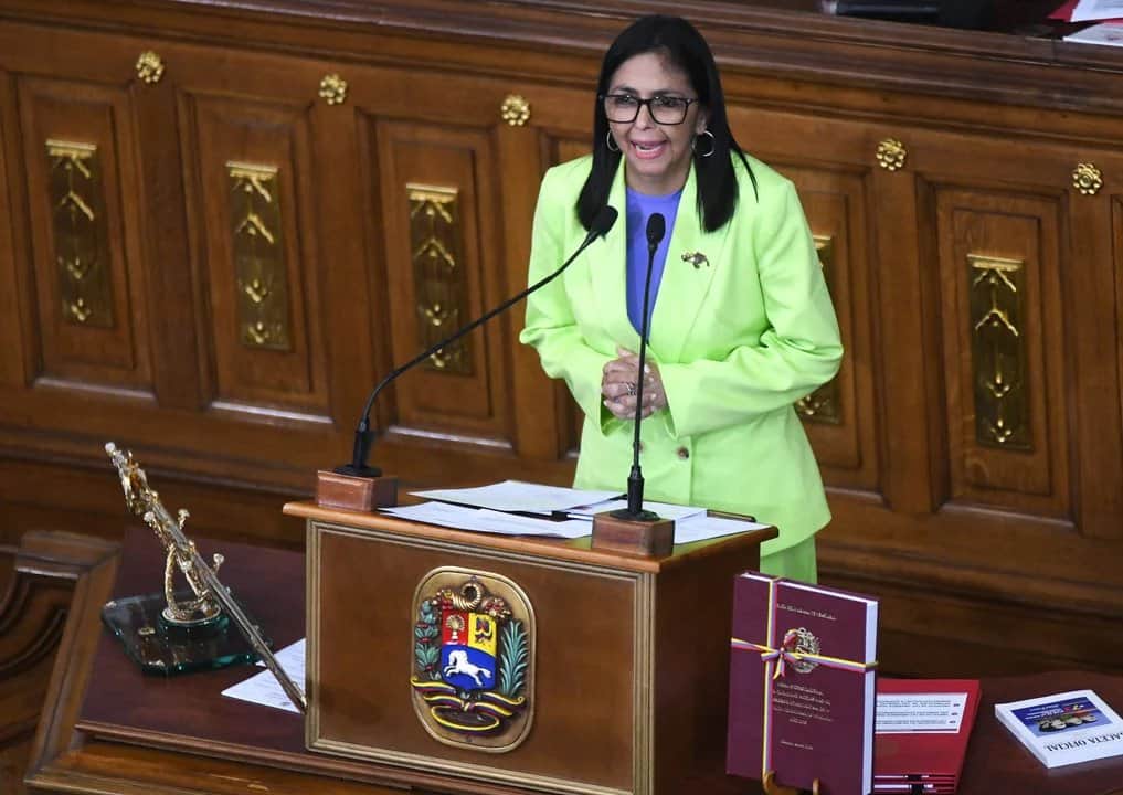 Venezuela firma acuerdos comerciales con grandes transnacionales energéticas