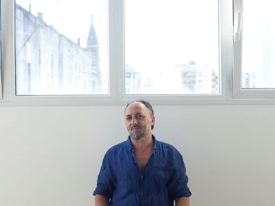 Julián López vuelve con Las iracundas, una novela sobre el deseo, la vejez y la disolución