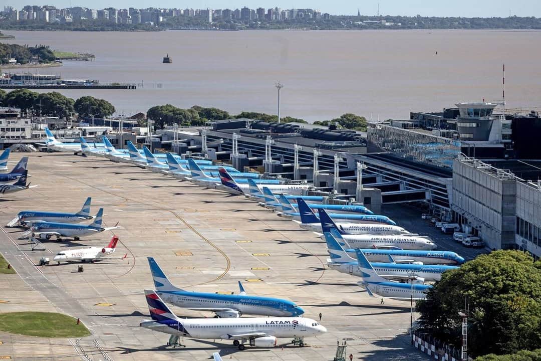Aeroparque vuelve a operar tras 55 horas de cierre