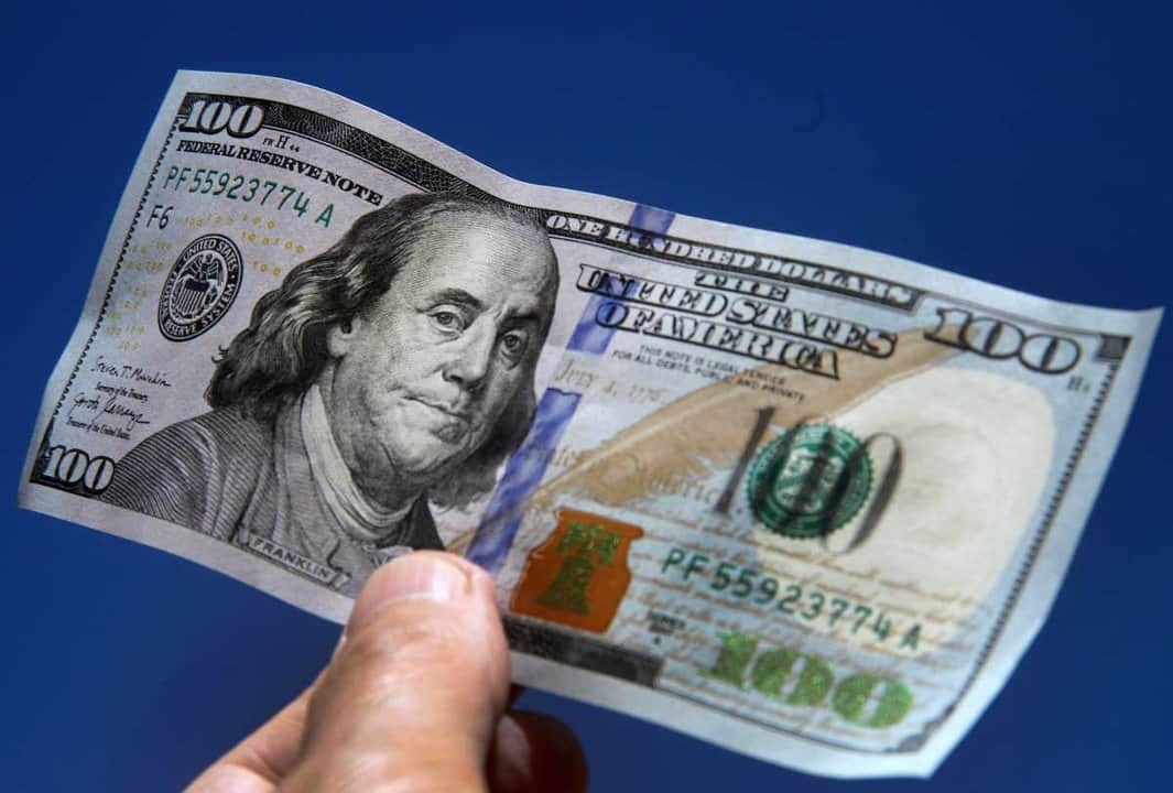 El dólar mayorista cerró la semana con una nueva alza