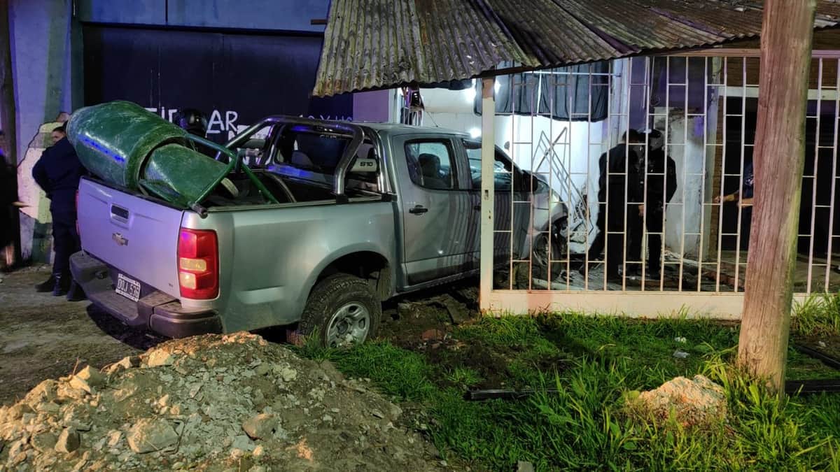 Conductor alcoholizado chocó contra una casa en La Plata y una nena de 4 años resultó herida