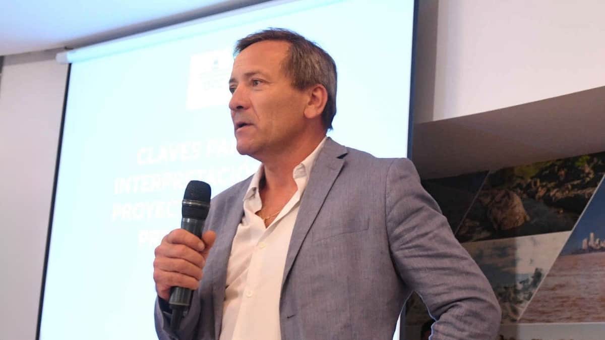 Renunció el director de la Oficina de Presupuesto del Congreso