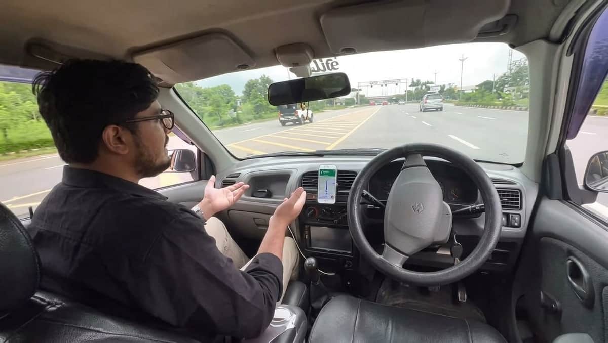 Video: mostraba cómo su vehículo autónomo “casero” conducía solo pero chocó contra un patrullero