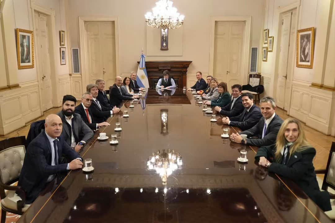 Milei encabeza una nueva reunión de Gabinete con nueva lógica: temas puntuales, repaso de agenda y dinamismo