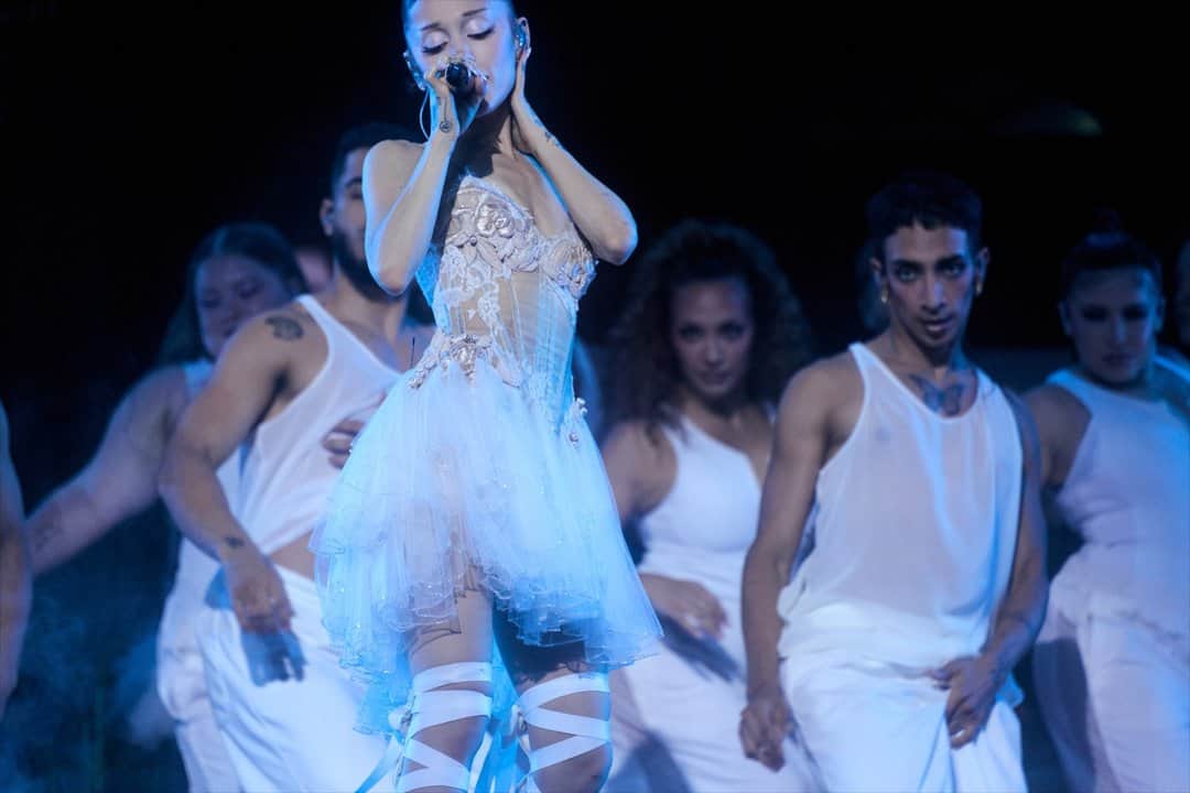 El triste momento de Ariana Grande: se despide de los escenarios entre lágrimas