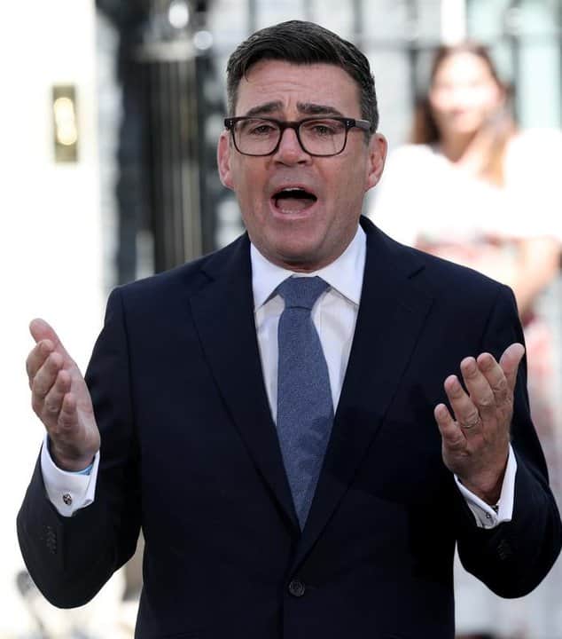 La pregunta de un periodista a Burnham: “¿Nos ha puesto usted en la línea de fuego por Ucrania, primer ministro?”