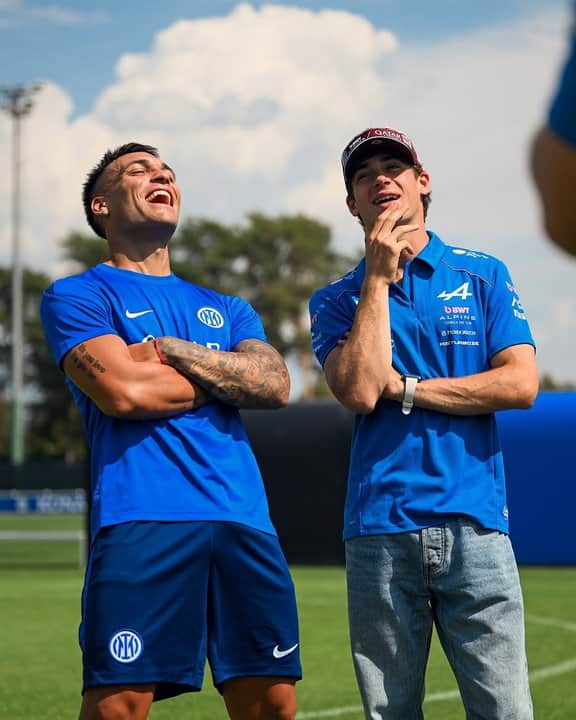 Franco Colapinto y Lautaro Martínez protagonizaron un divertido cruce en italia