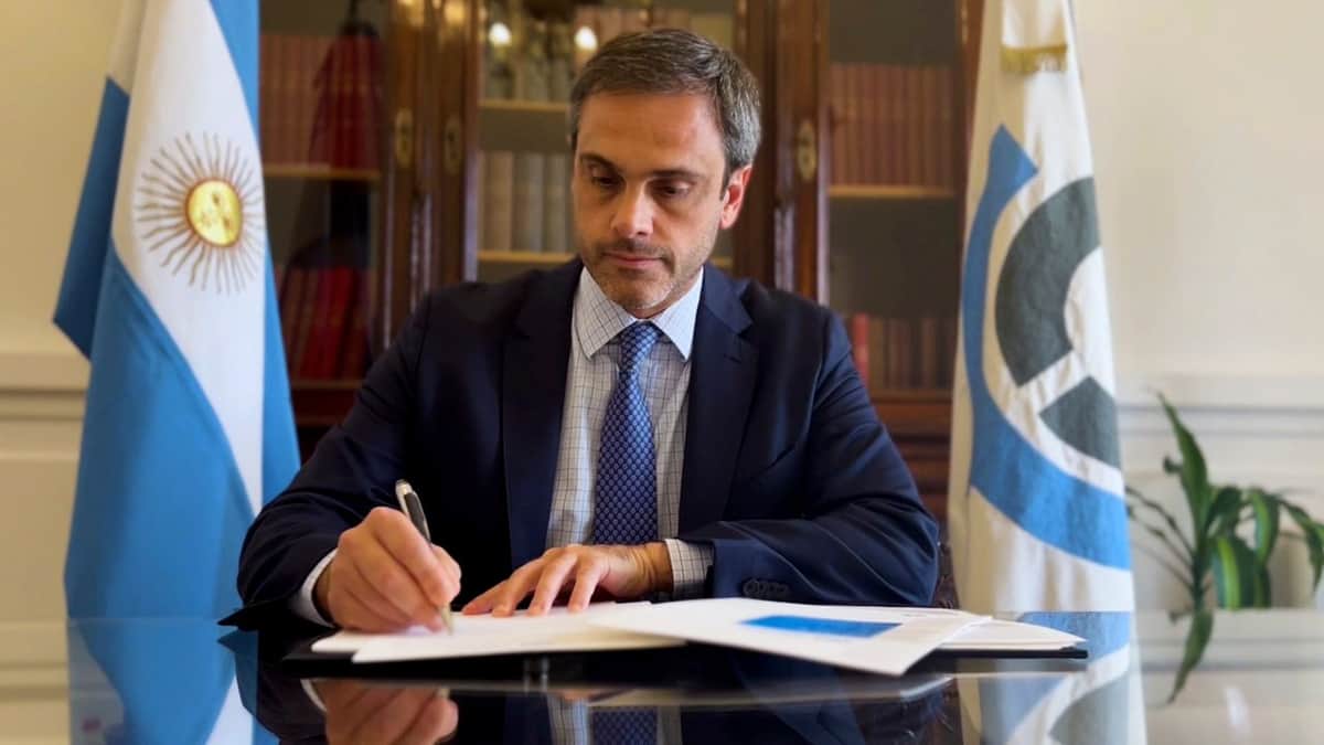 Michel propone dejar sin efecto el convenio que da beneficios fiscales a las empresas inglesas que invierten en Argentina