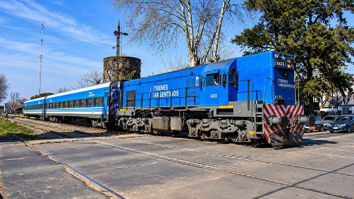 Demoras en el Tren Mitre: cancelaron un servicio en uno de sus ramales y crecen las quejas de los usuarios