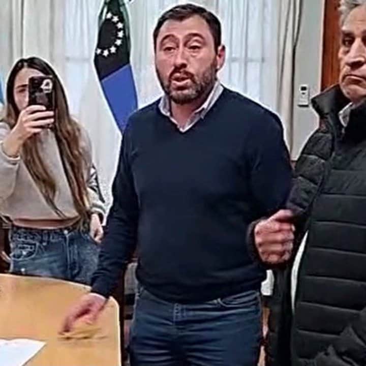 Denunciaron al intendente interino de Allen por un adelanto salarial de $1,5 millones
