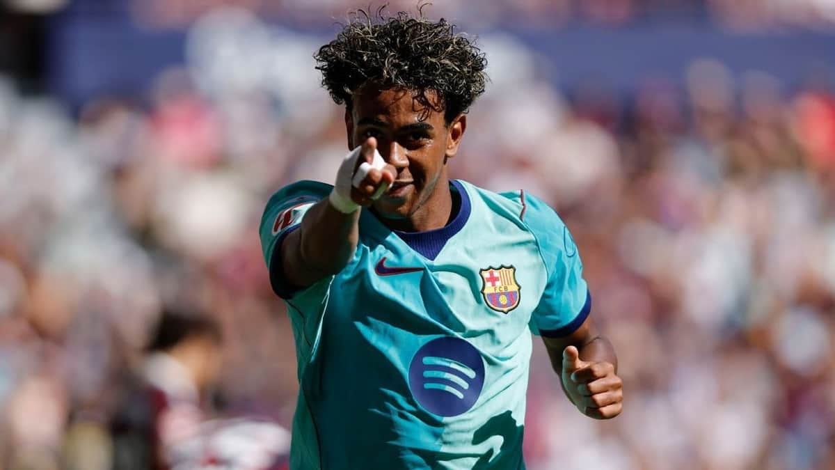 El Barcelona goleó al Levante y sigue intratable en LaLiga de España