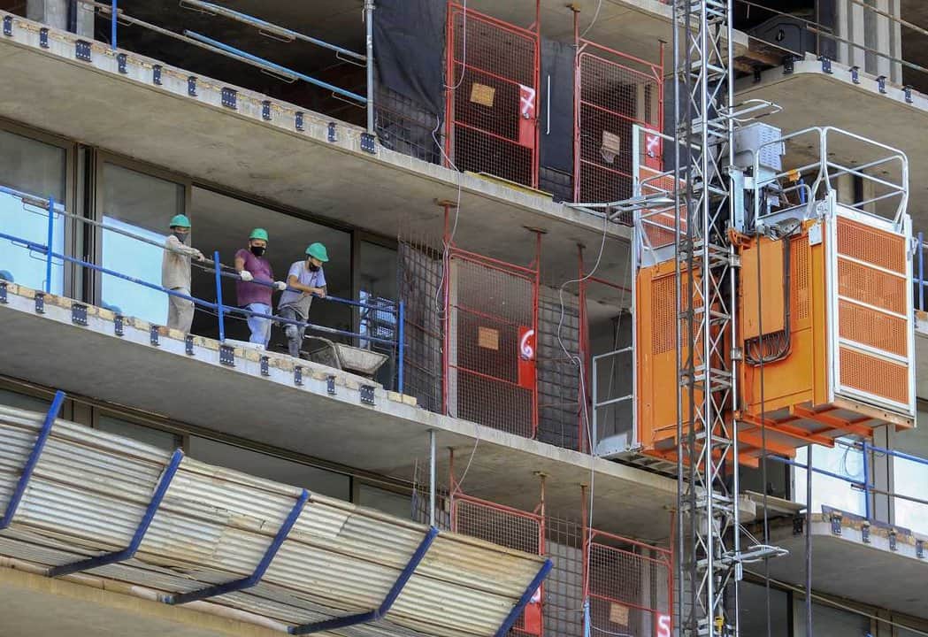 El Gobierno espera una baja de tasas por efecto inflación y nuevos créditos para la vivienda