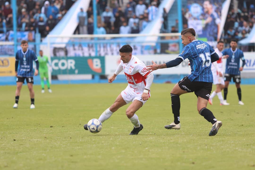 Morón le ganó a Racing de Córdoba y volvió a la punta de la Primera Nacional 2026