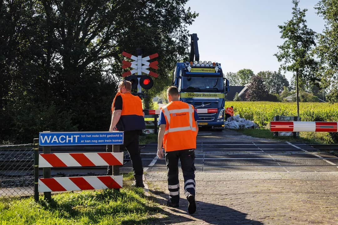 Fuerte protesta de agricultores en Países Bajos: cortes de rutas y sabotajes en los trenes