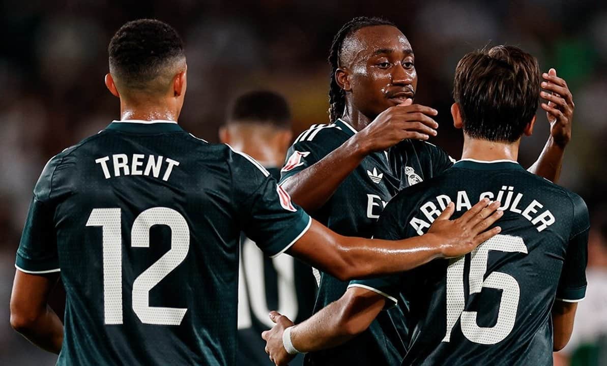 El Real Madrid le ganó agónicamente al Elche y se mantiene en la cima de LaLiga