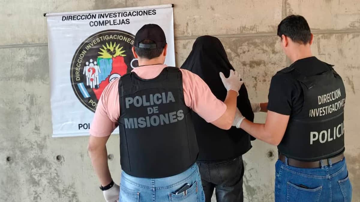 Misiones: se entregó el ex comisario acusado del presunto abuso de sus hijastras