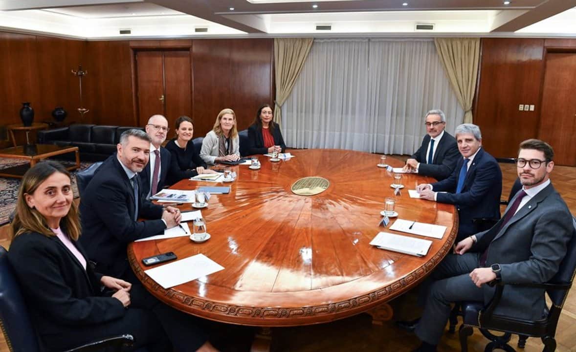 Caputo avanzó con el Banco Mundial en financiamiento para sectores estratégicos
