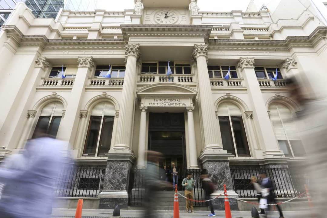 Baja intervención del Banco Central el día en que todos los mercados le apuntaron a la suba de tasas de la FED