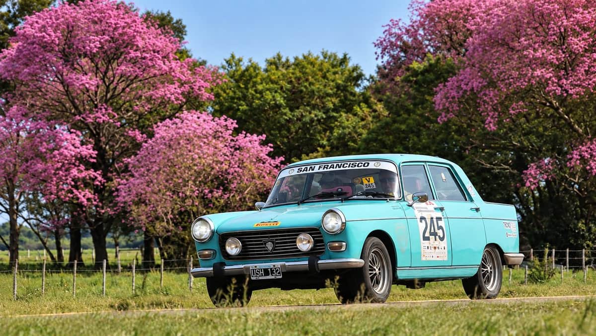 El Gran Premio Argentino Histórico larga en Buenos Aires con autos clásicos y el regreso de una leyenda de 96 años