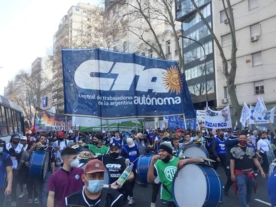 Las CTA impugnan la nueva fijación del salario mínimo y exigen retomar la negociación