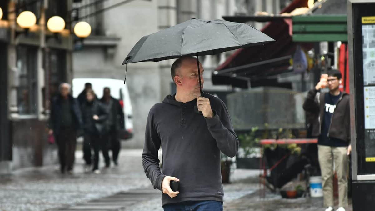 Alerta amarillo por tormentas fuertes y vientos para mañana y el lunes
