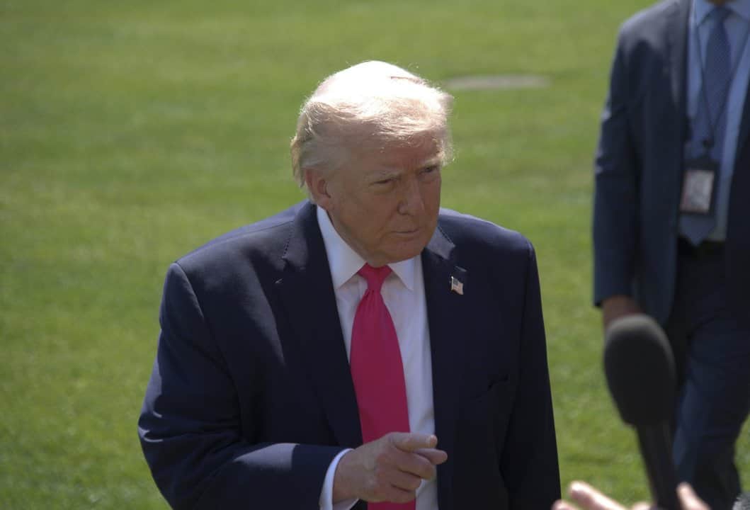 Trump señala que planea crear una Fuerza IA y nombrar a un "Zar" de IA