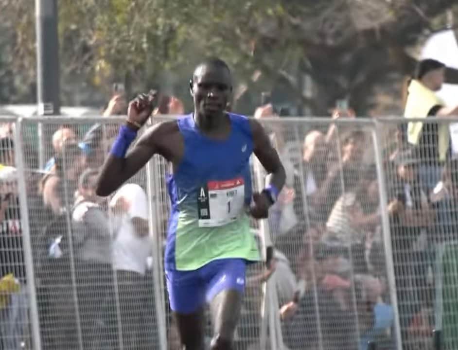 Un keniata ganó la Maratón de Buenos Aires con un tiempo de 2:08:23