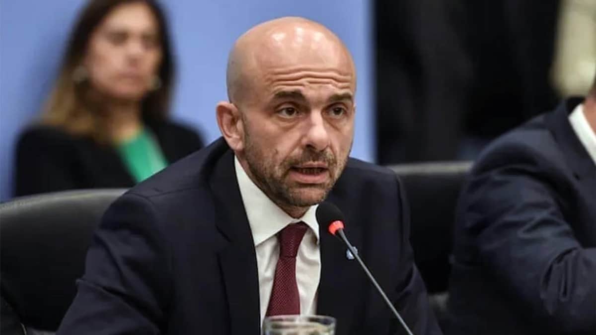 Mogetta negó vínculos con la empresa familiar ante los cuestionamientos por la adjudicación de rutas nacionales