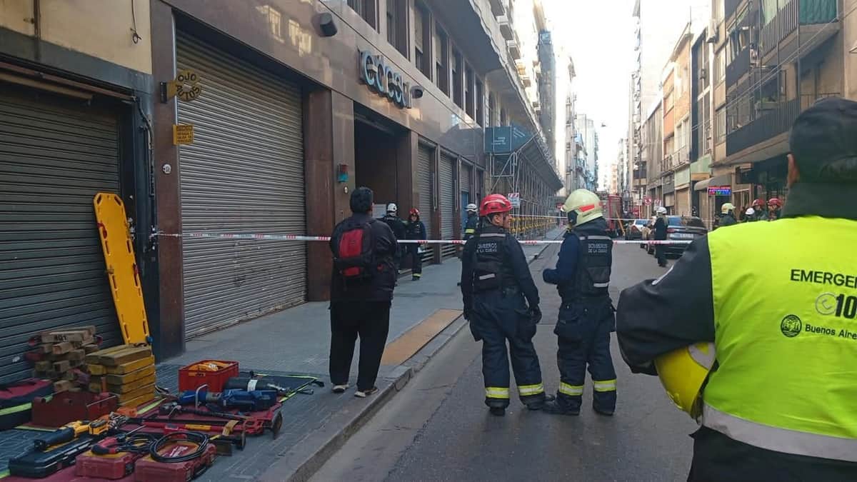 Derrumbe en un departamento de seguridad de Edesur: cuatro heridos