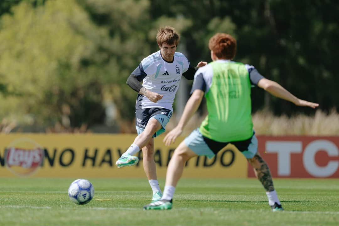 Scaloni probó el primer equipo de la Selección argentina después del Mundial