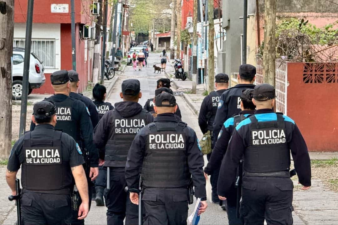 “Operación Tormenta Negra 2” en la Ciudad: megaoperativo simultáneo en villas dejó varios detenidos