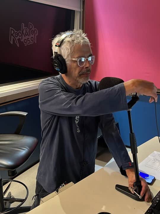 El comunicado de Rock & Pop tras el violento asalto a Bobby Flores: el relato del conductor