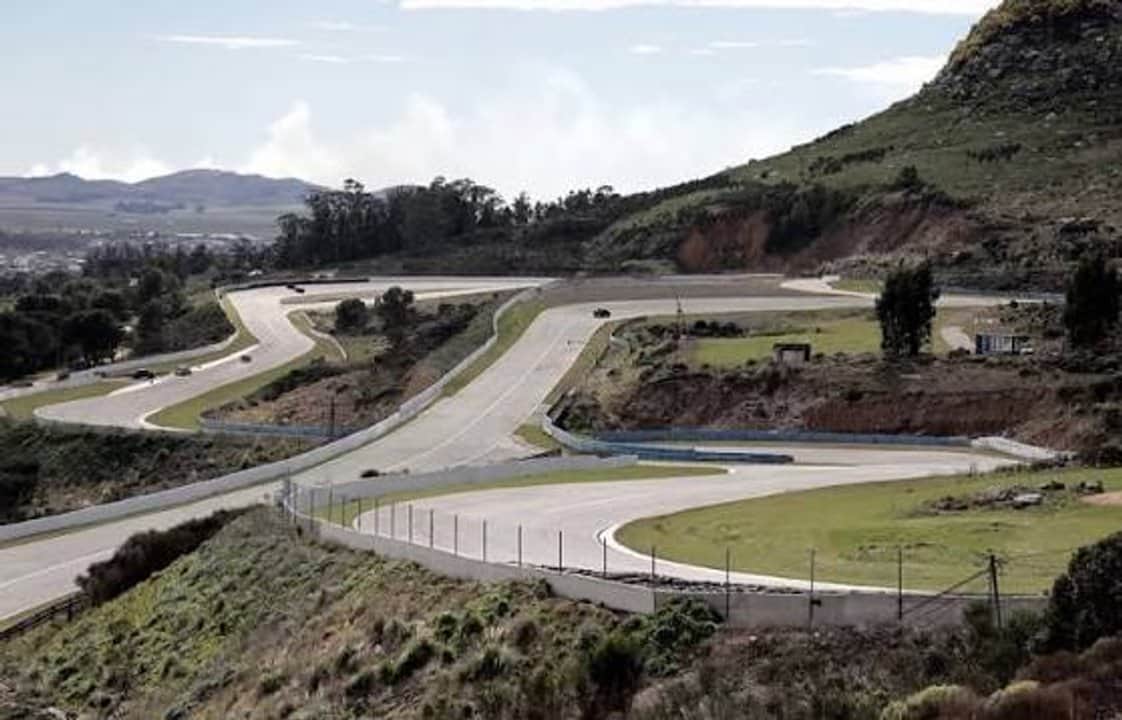 Balcarce: reinauguraron el autódromo 'Juan Manuel Fangio'