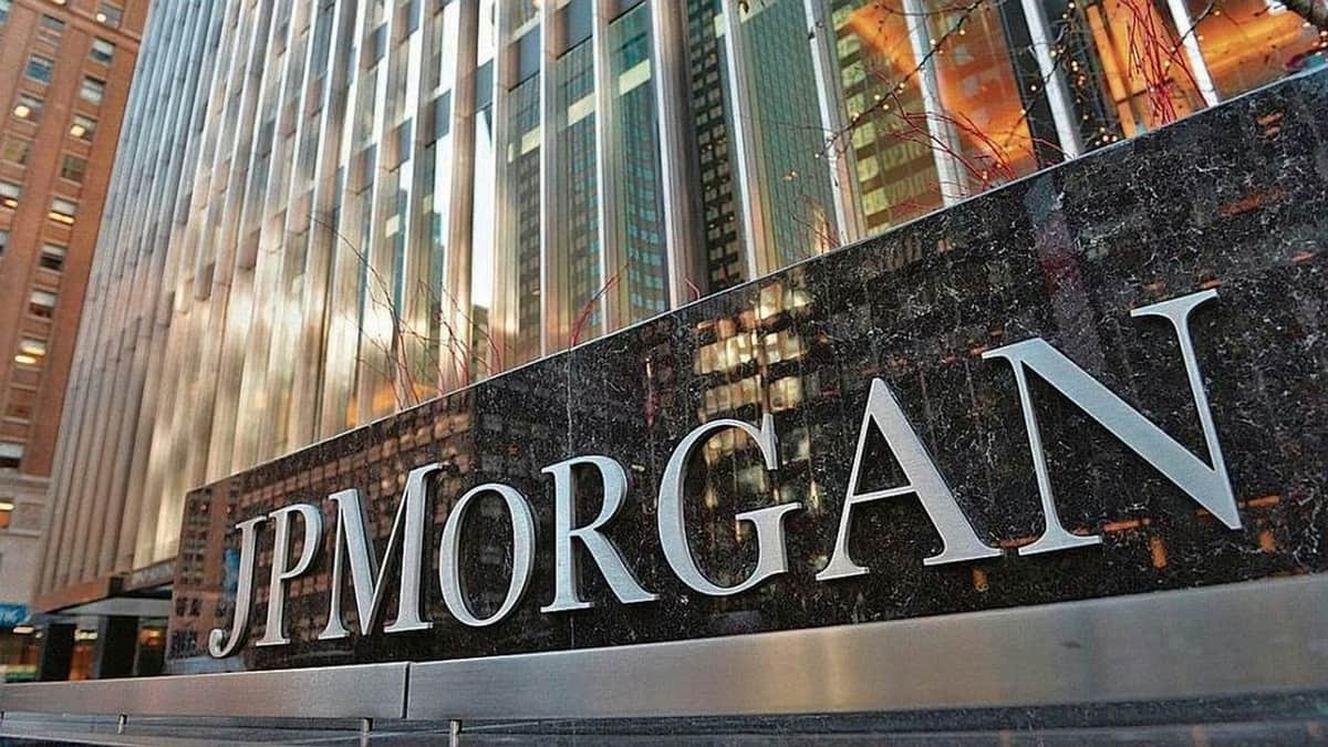 J.P. Morgan advirtió por la fuerte caída de la actividad y recortó su proyección de crecimiento para Argentina
