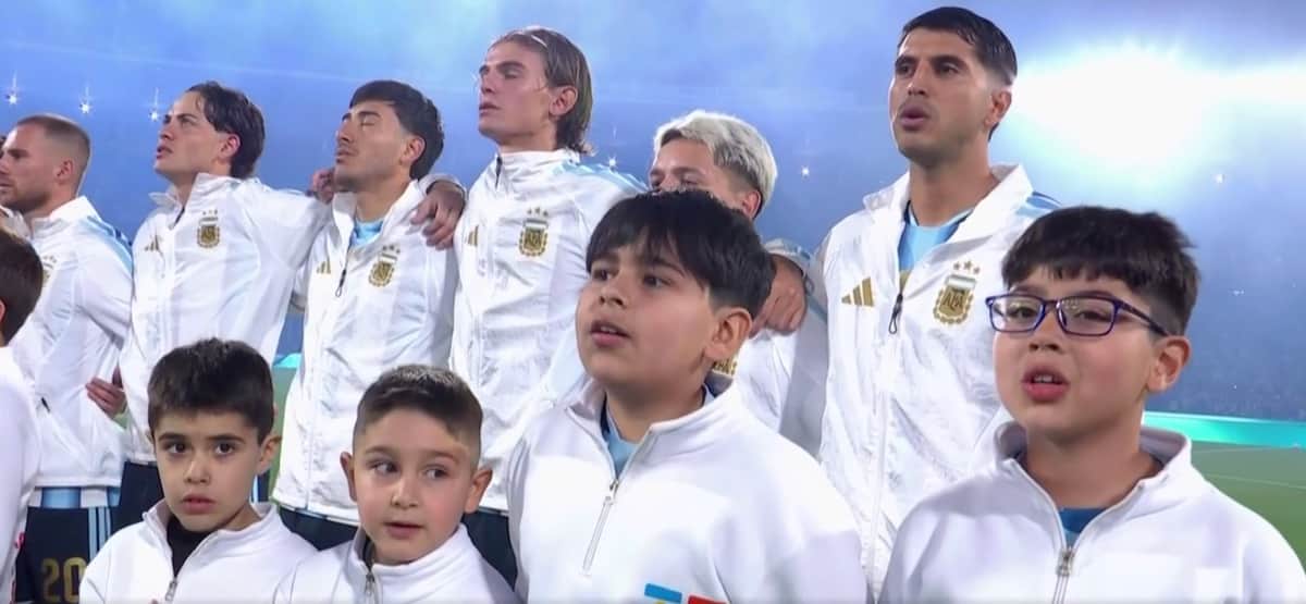 Emotivo: así sonó el himno nacional argentino en Córdoba