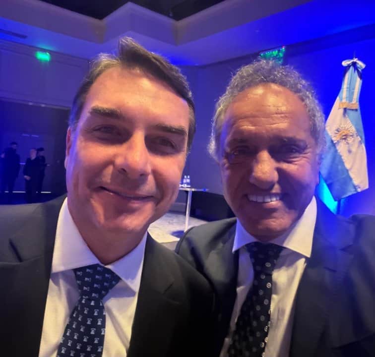 Scioli felicitó a Bolsonaro por ganar en “primera vuelta”