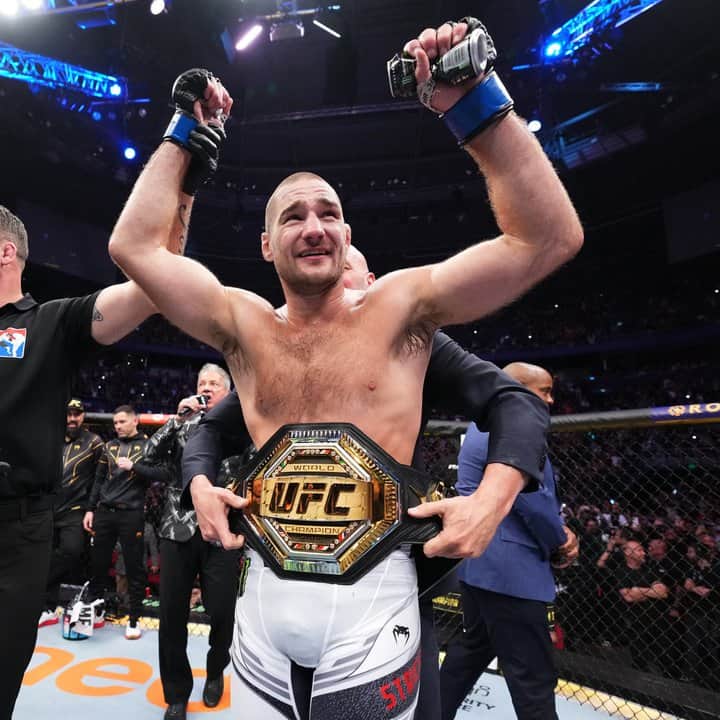 Un campeón de UFC cuestionó a la empresa y amenazó con retirarse