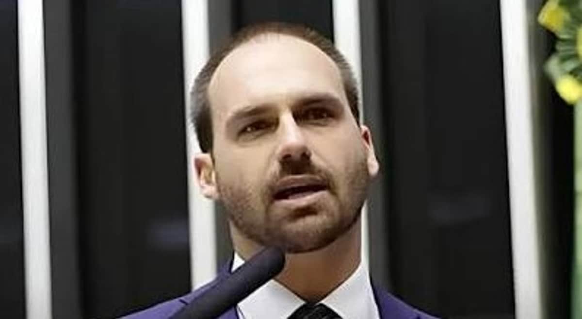 Justicia brasileña ordenó el arresto de Eduardo Bolsonaro, hermano del candidato presidencial