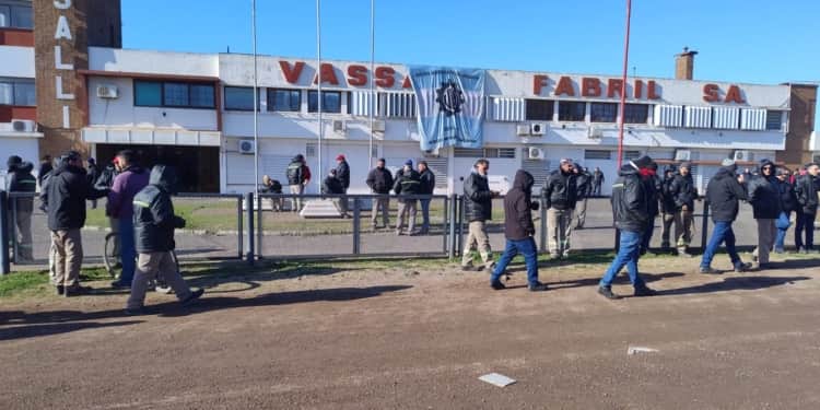 Los nuevos dueños de Vasalli ya tienen llave en mano: El plan para retomar la fabricación de cosechadores después de meses de parálisis y conflictos