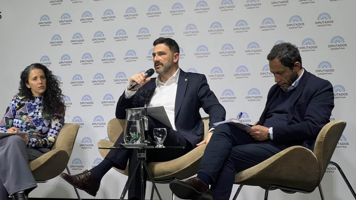 Un ministro santafesino, muy tajante con los proyectos para retomar la siembra en banquinas: “Si es para cambiar la camioneta, no vale la pena reventar todo”