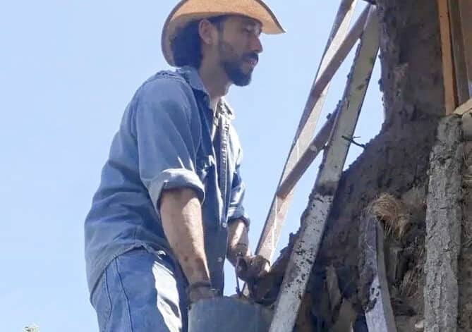 Entre huertas, frutales y casas de adobe: Ellos viven en el monte de San Luis y trabajan para formar una comunidad que se sostenga con lo que les proporciona el bosque nativo