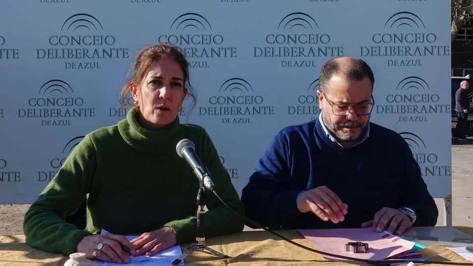 Tras la privatización, el Concejo Deliberante de Azul sesionó a la vera de la ruta 3 para reclamar por su mal estado y hasta le festejó el cumpleaños al histórico pedido de la autopista