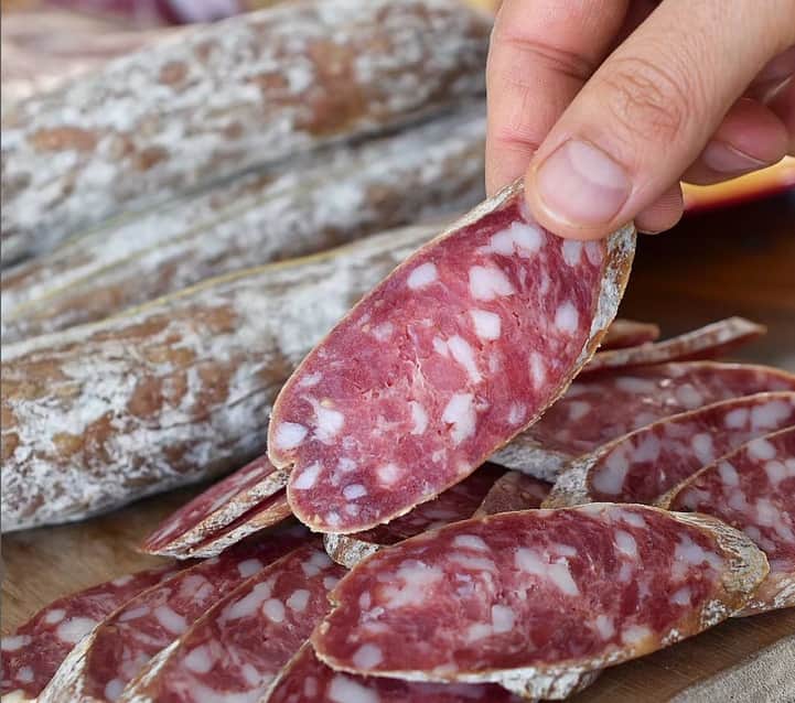No seas salame y mirá bien: Senasa y productores de chacinados recomendaron en conjunto comprar embutidos en establecimientos habilitados